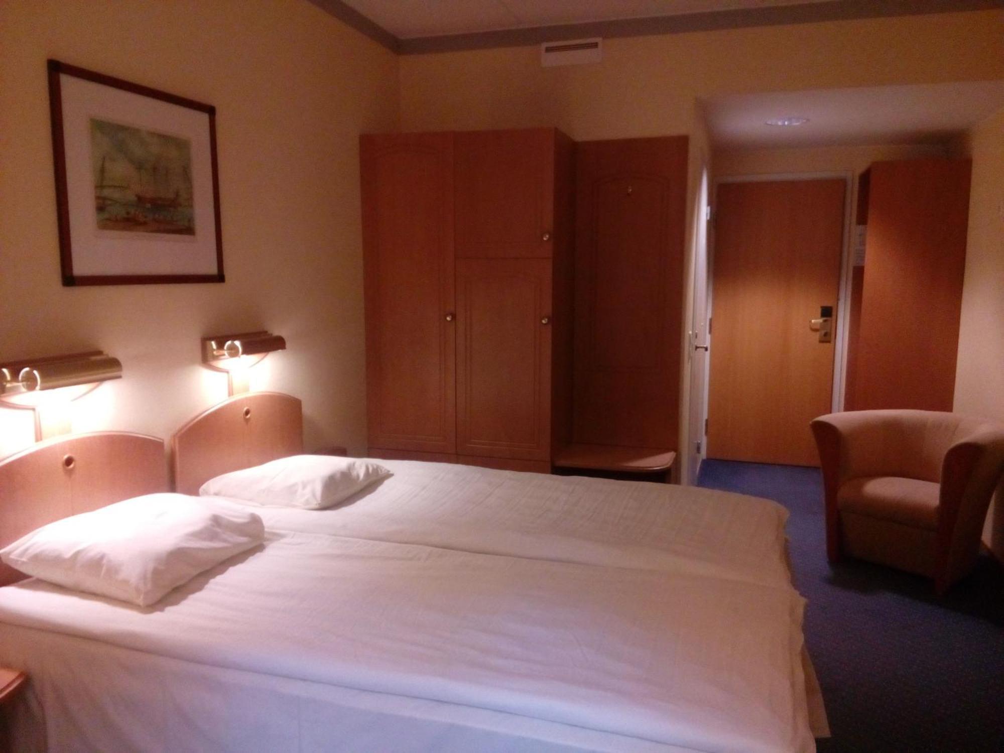 Hotel Degerby Ловийса Экстерьер фото